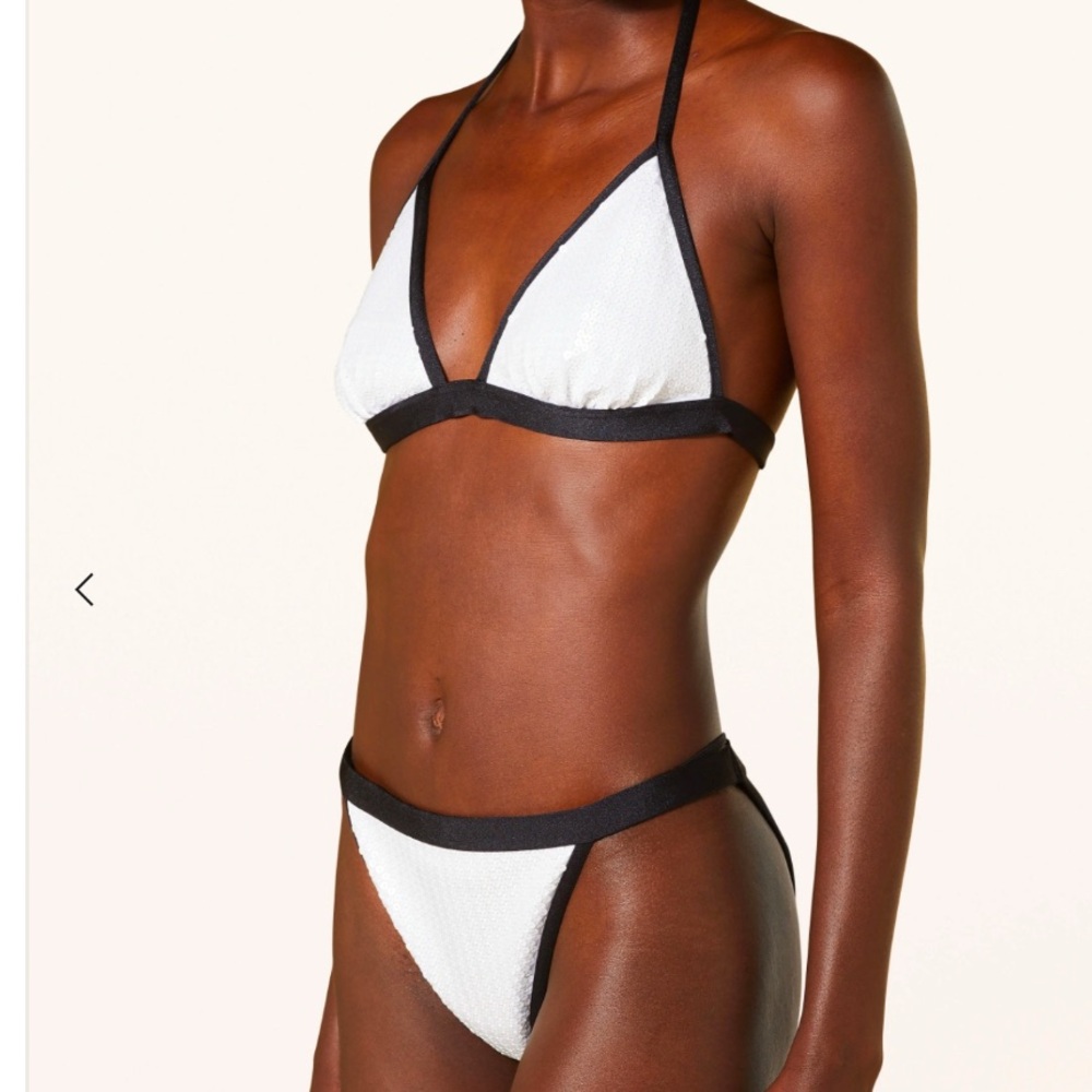 BALMAIN
Triangle bikini with sequins